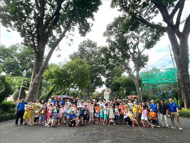 Công đoàn Công ty  và đoàn thanh niên  tổ chức cho các cháu con CBCNV tham quan Thảo Cầm Viên Sài Gòn